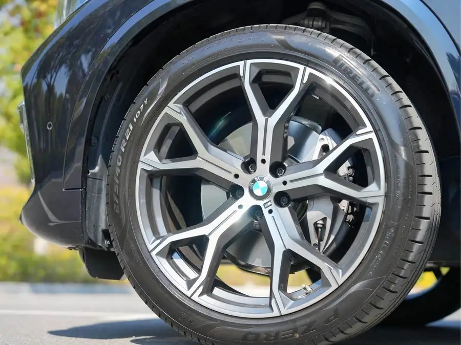 بي إم دبليو X5 2022 نسخة محدثة xDrive 40Li حزمة الرياضة M