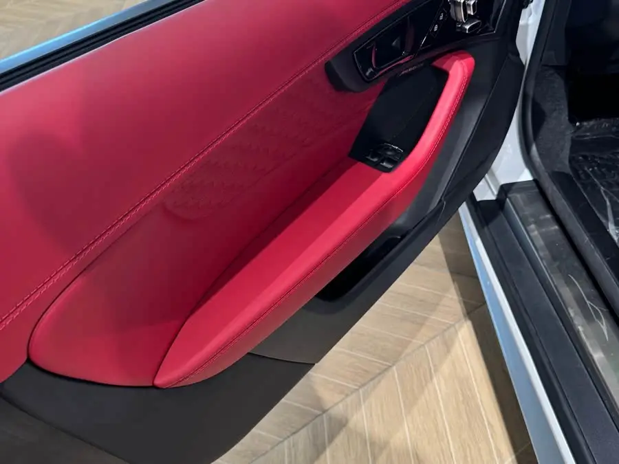 جاكوار F-TYPE 2024 P300 النسخة التذكارية الخامسة والسبعين القابلة للتحويل