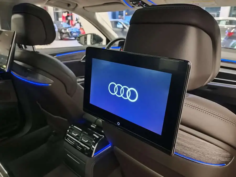 أودي A8 2024 A8L 55 TFSI كواترو الرائد