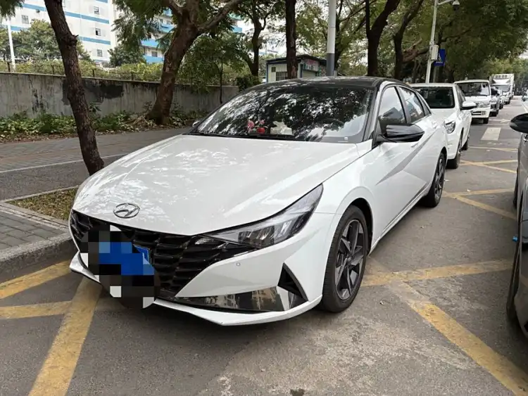 Elantra 2023 1.5L CVT LUX Premium