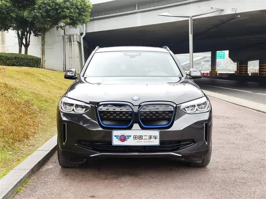 BMW iX3 2021 Leading Edition