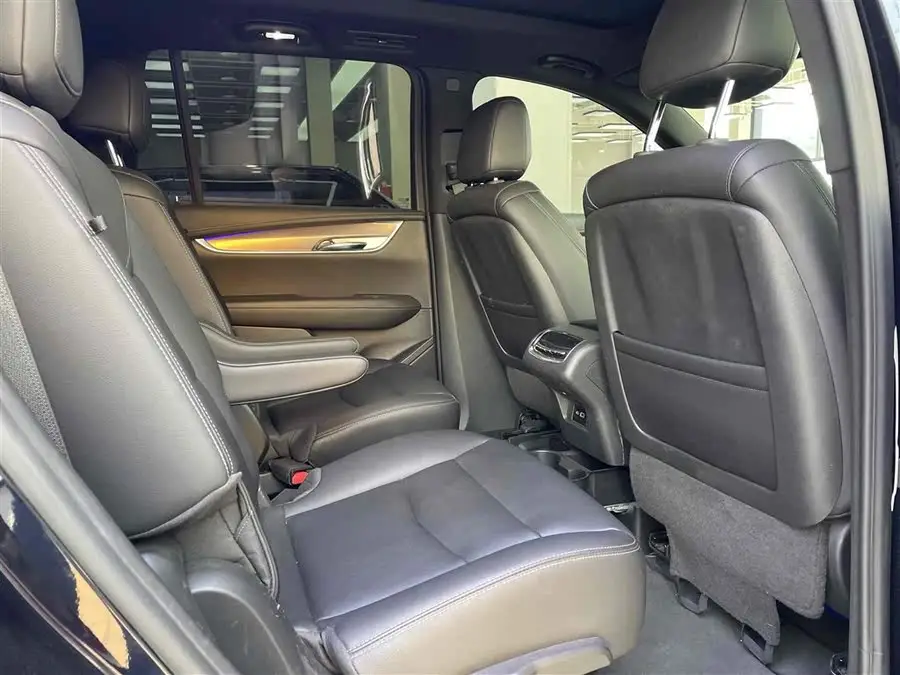 كاديلاك XT6 2021 28T بخمسة مقاعد ودفع رباعي