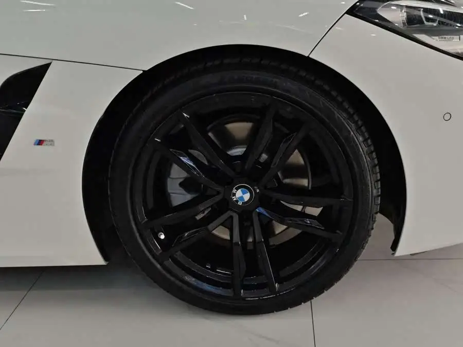 بي إم دبليو Z4 2020 sDrive 25i إصدار فضي محدود