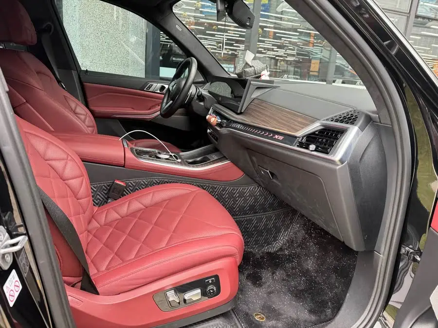 BMW X5 2023 xDrive 40Li M Sport Night Package