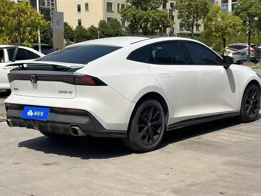 Changan UNI-V 2022 1.5T Premium