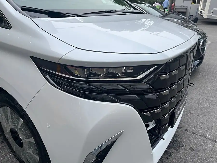 ألفارد 2024 بمحرك مزدوج 2.5 لتر إصدار مميز