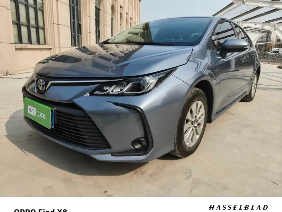 كورولا 2022 هايبرد 1.8 لتر E-CVT إصدار رائد