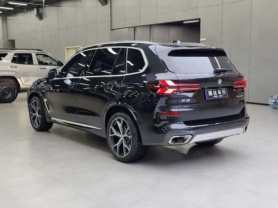 BMW X5 2023 xDrive 30Li Exclusive M Sport Package