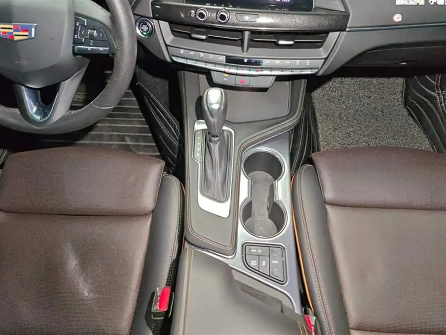 كاديلاك CT4 2020 28T النخبة