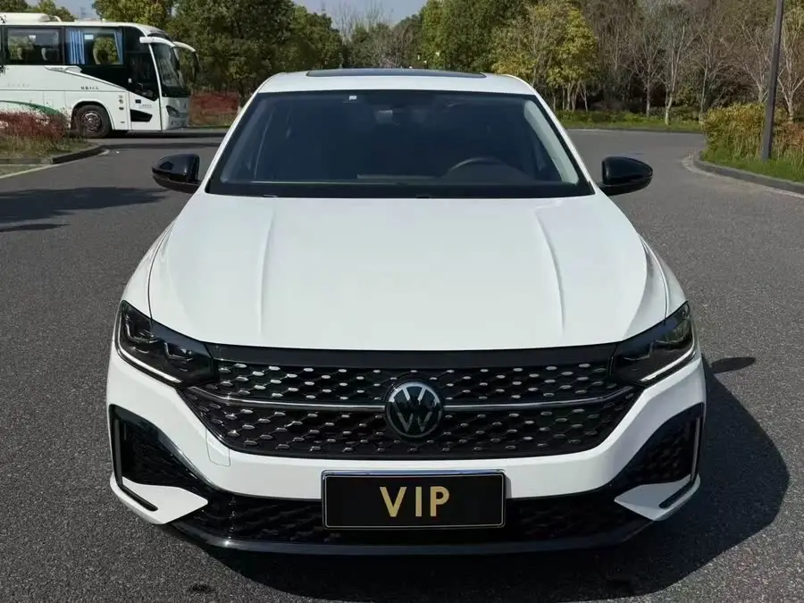 لافيدا 2023 طراز 300TSI DSG النسخة الكاملة النجومية