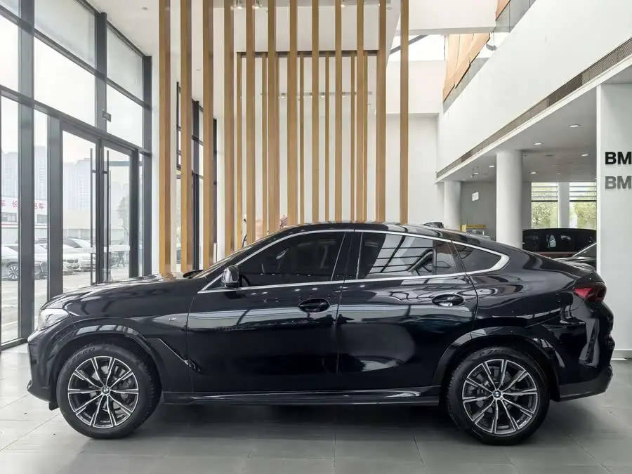 بي إم دبليو X6 2022 xDrive30i حزمة رياضية M
