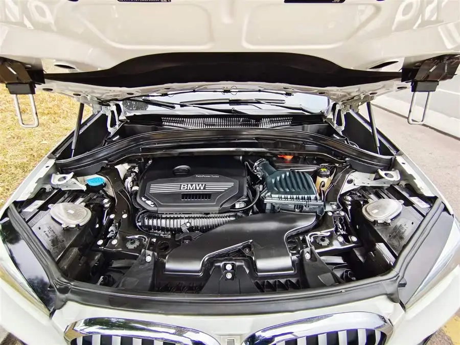 بي إم دبليو X1 2020 sDrive20Li إصدار فاخر