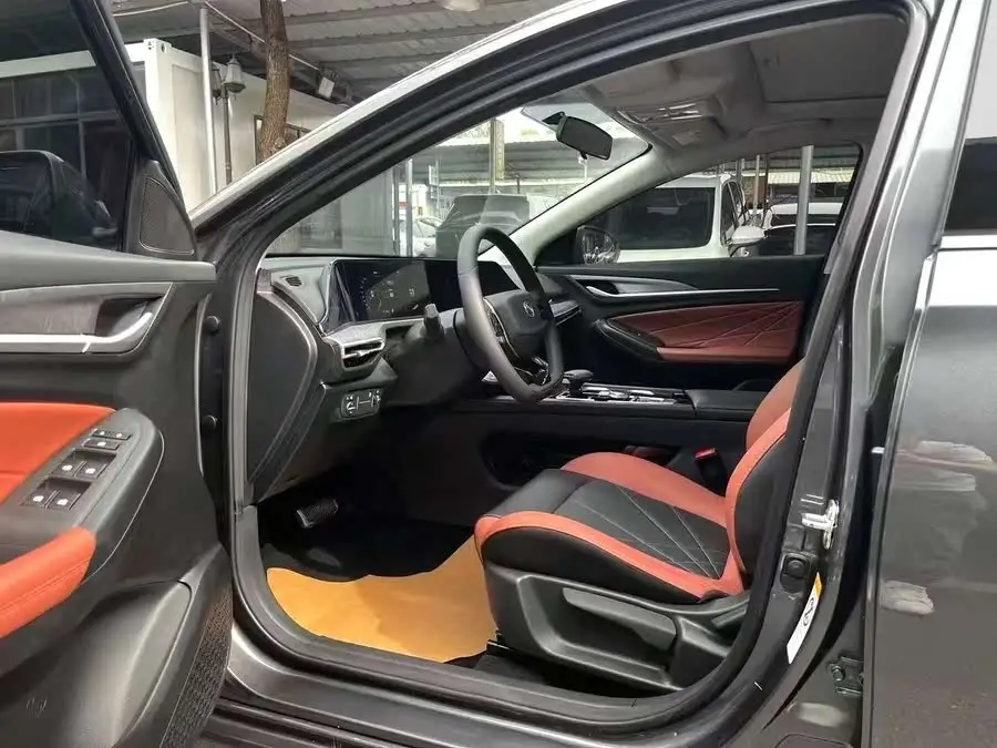 Yidong 2021 PLUS Blue Whale NE 1.4T GDI DCT Flagship