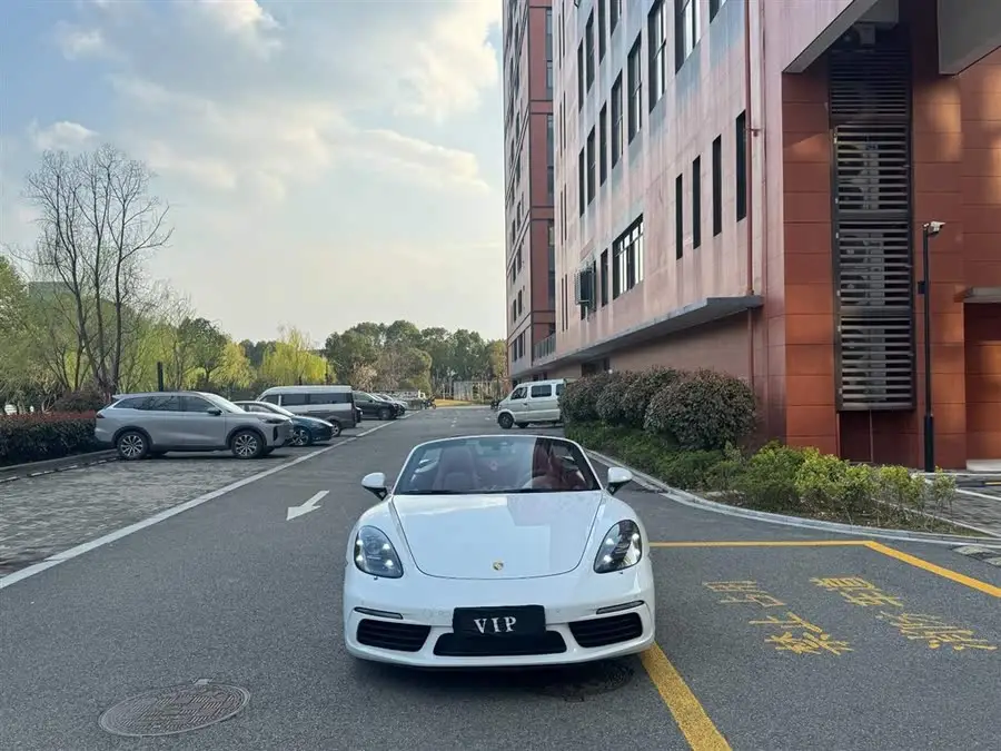 Porsche 718 2018 Model Boxster 2.0T