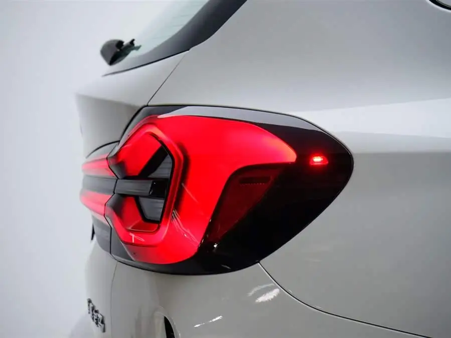 BMW iX3 2024 Leading Edition