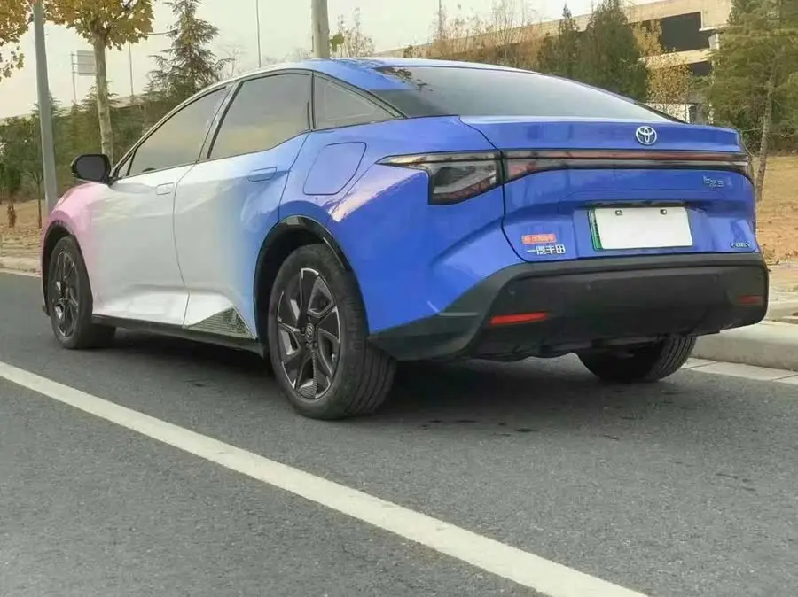 تويوتا bZ3 طراز 2023 616 كم مدى طويل PRO