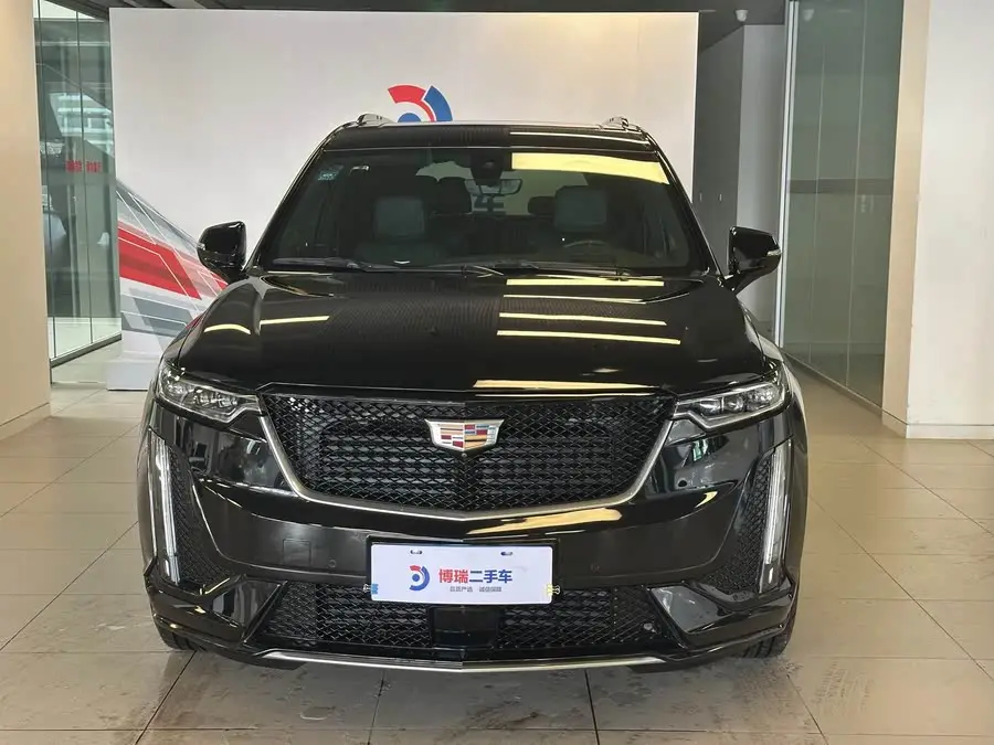 كاديلاك XT6 2022 2.0T ستة مقاعد دفع رباعي بلاتينيوم