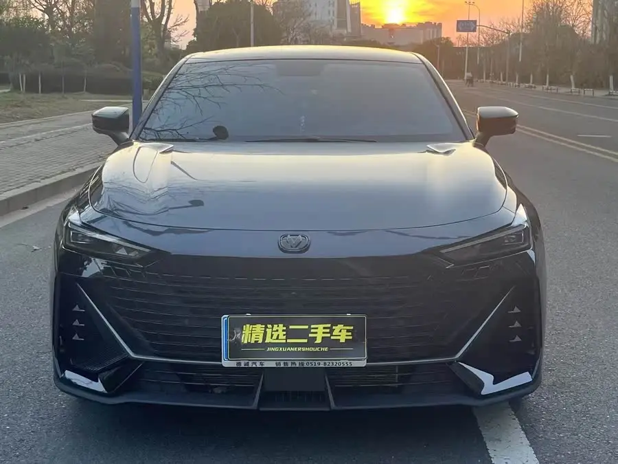 Changan UNI-V 2023 1.5T Deluxe