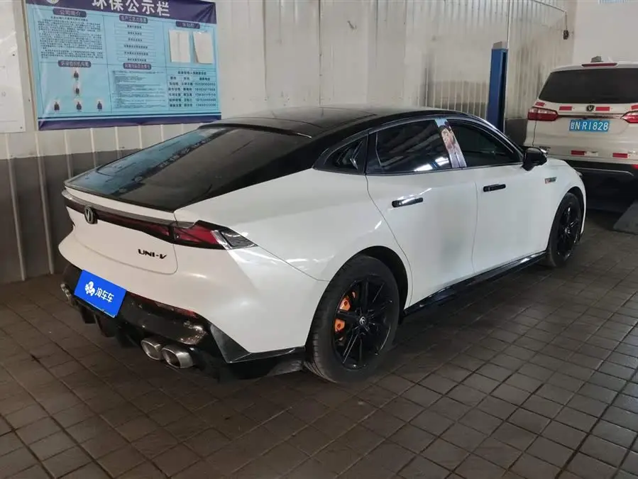 Changan UNI-V 2022 1.5T Premium