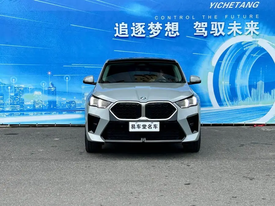 بي إم دبليو X2 (مستورد) موديل 2024 sDrive25i حزمة رياضية M