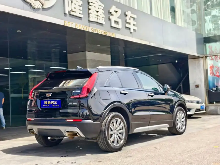 كاديلاك XT4 2022 28T دفع ثنائي فئة بريميوم