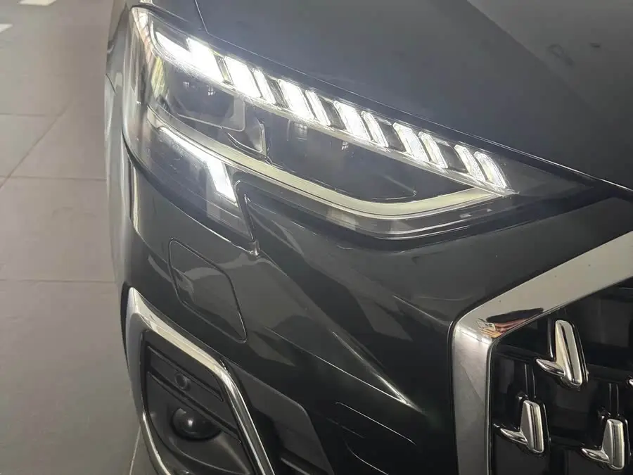 أودي A8 طراز 2023 A8L 55 TFSI كواترو الطراز الرائد