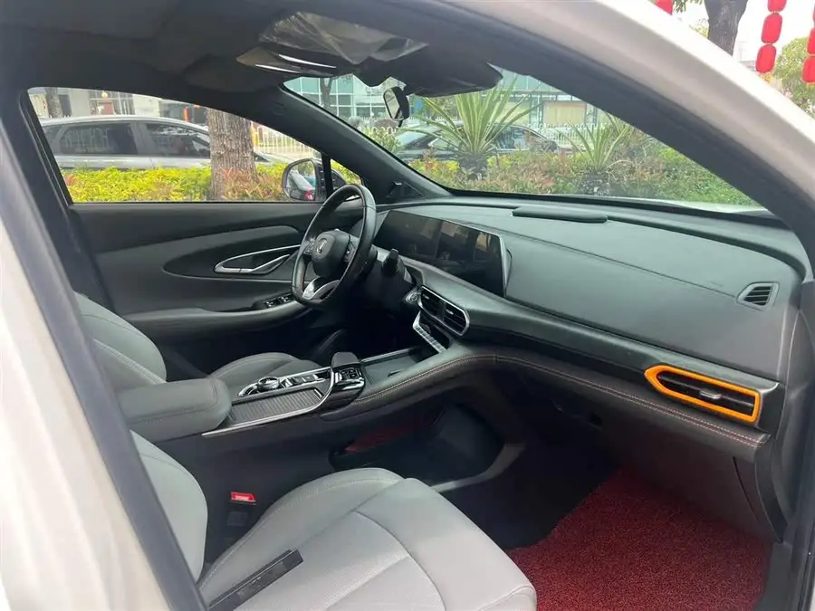 شانجان UNI-T 2022 1.5T الفاخرة