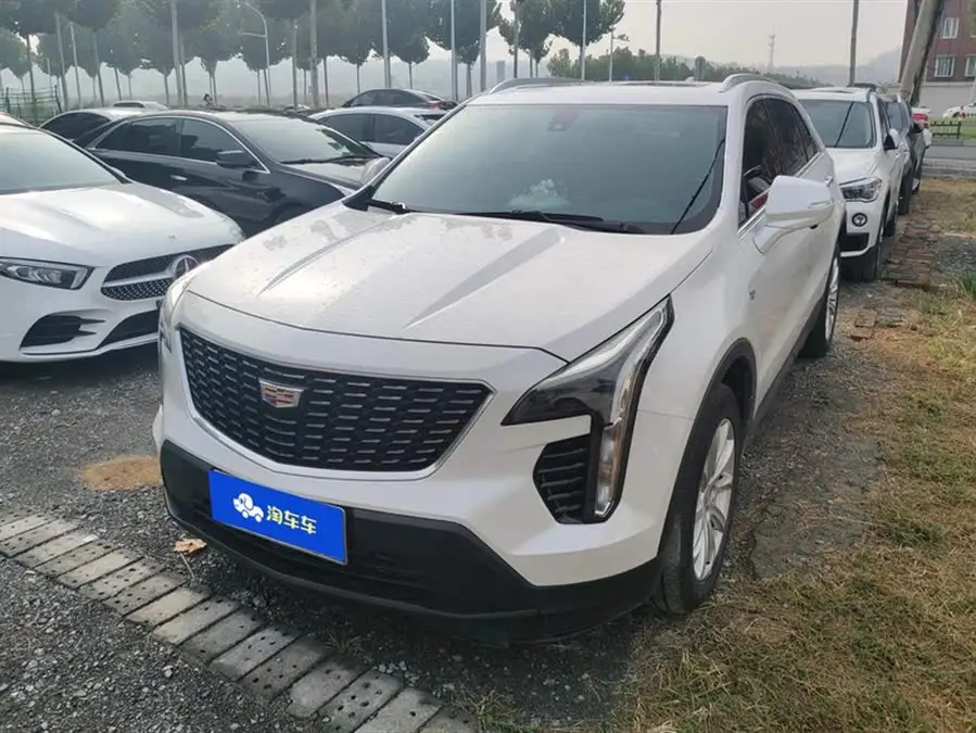 Cadillac XT4 2022 28T FWD Luxury