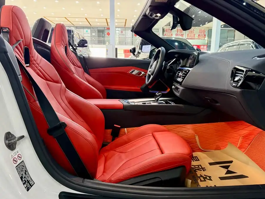 بي إم دبليو Z4 2023 sDrive 25i حزمة M الرياضية