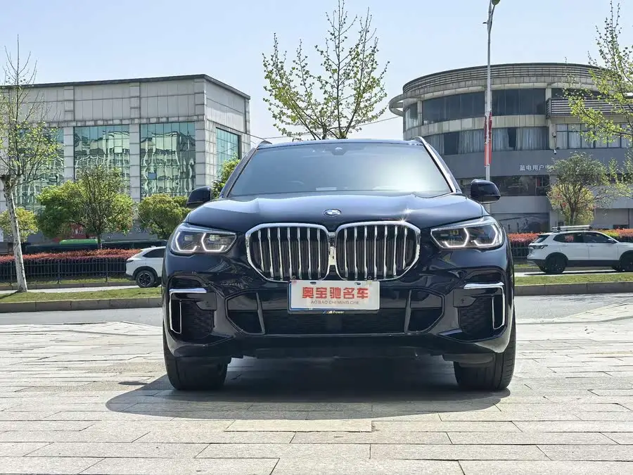 بي إم دبليو X5 2022 xDrive 40Li مجموعة M الرياضية