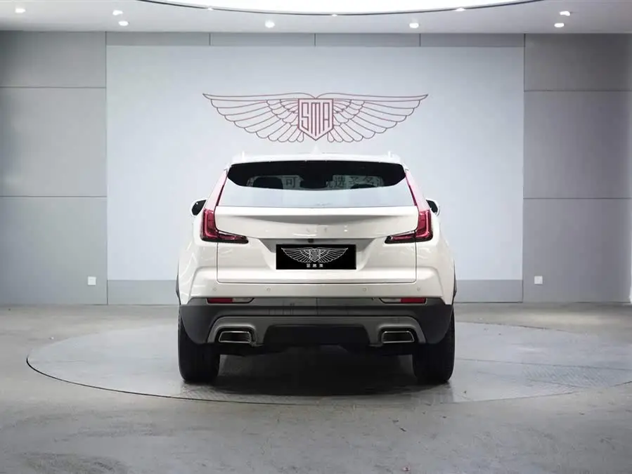 كاديلاك XT4 2020 28T دفع أمامي رائد