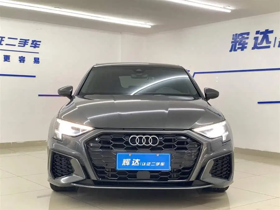 Audi A3 2023 Sportback 35 TFSI Luxury Sport Model