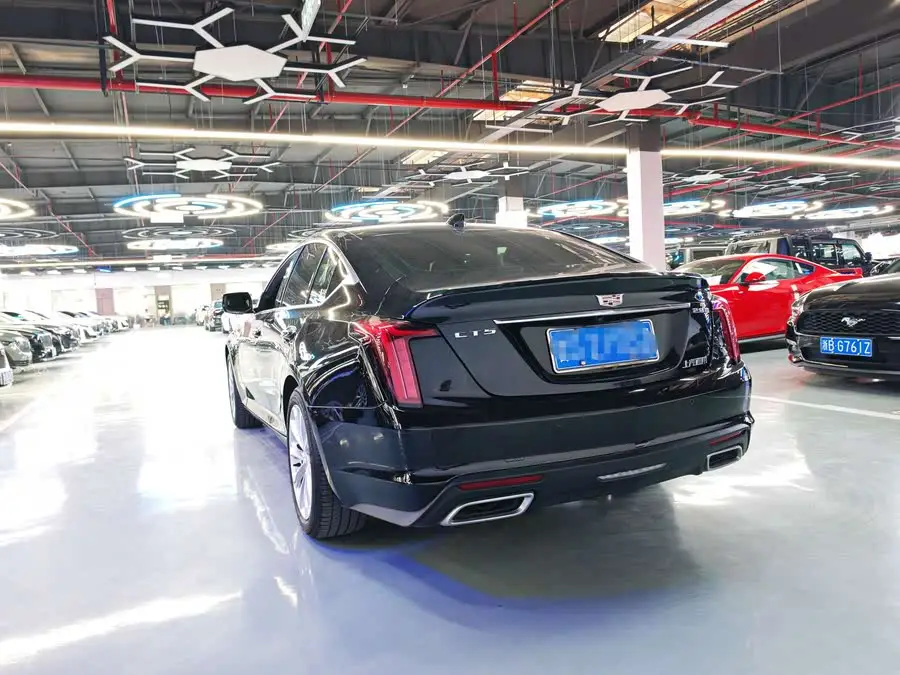 كاديلاك CT5 2020 28T الأنيق