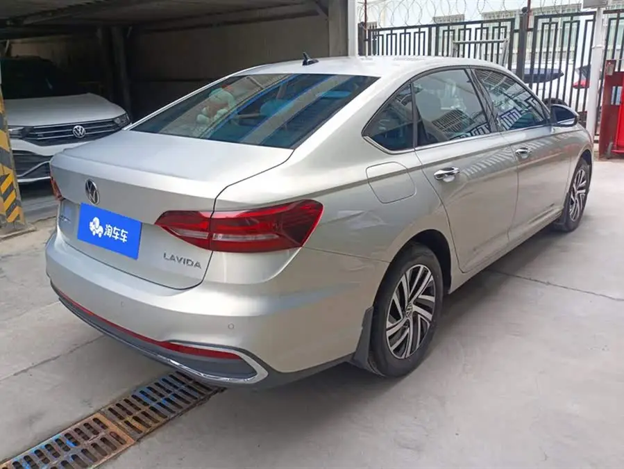 لافيدا 2023 طراز تعديل 1.5 لتر أوتوماتيكي إصدار خمسة ملايين