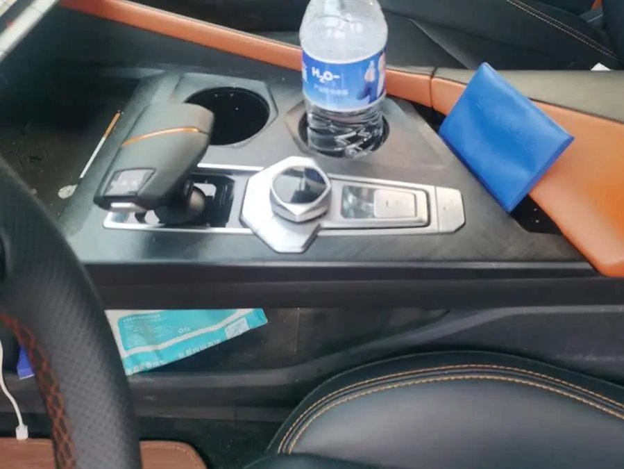 Changan UNI-V 2023 1.5T Smart Navigation Edition