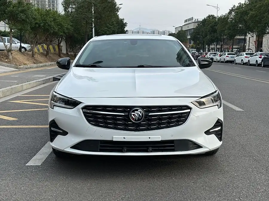 2021 بايك ريجال 552T النخبة