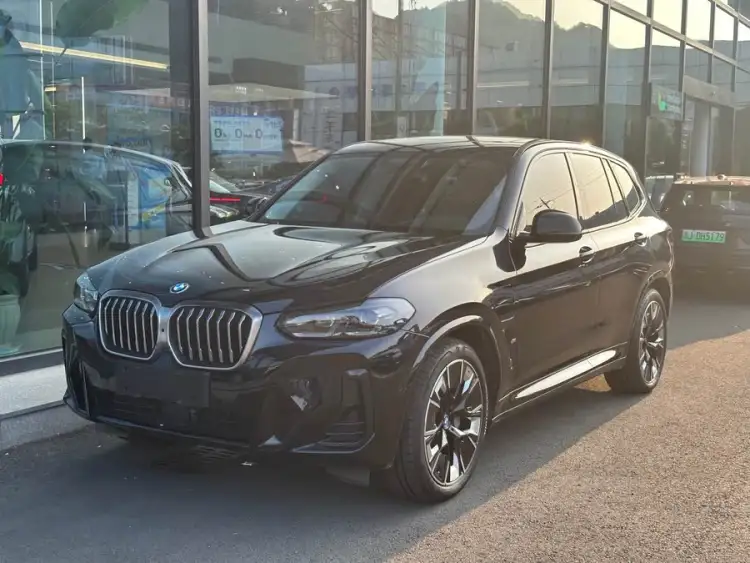 BMW iX3 2023 Leading Edition