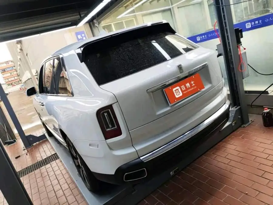 كولينان 2018 نسخة بأربعة مقاعد