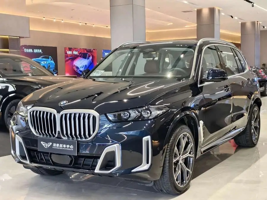 بي إم دبليو X5 2023 xDrive 30Li حزمة M الرياضية الحصرية