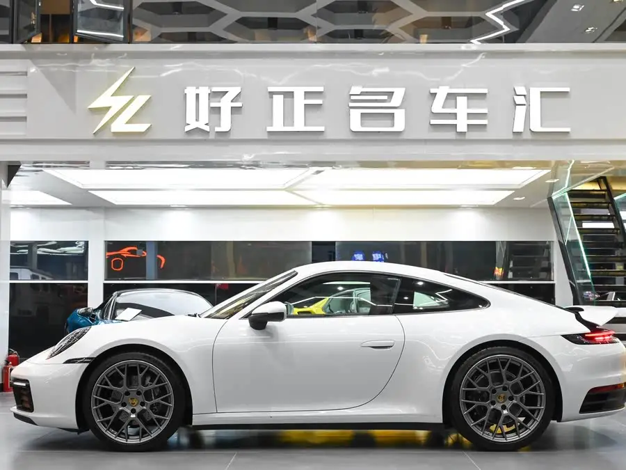 بورش 911 2023 كاريرا 3.0T