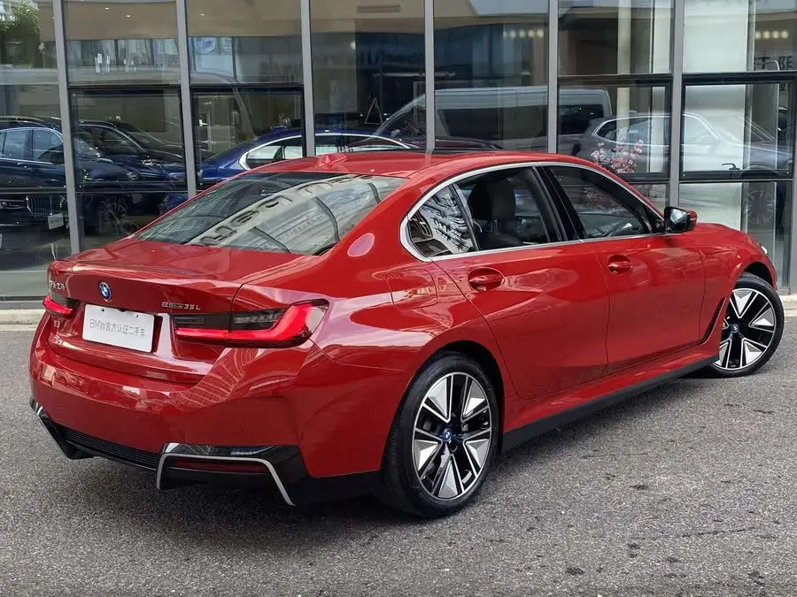 بي إم دبليو i3 2022 eDrive 35 L