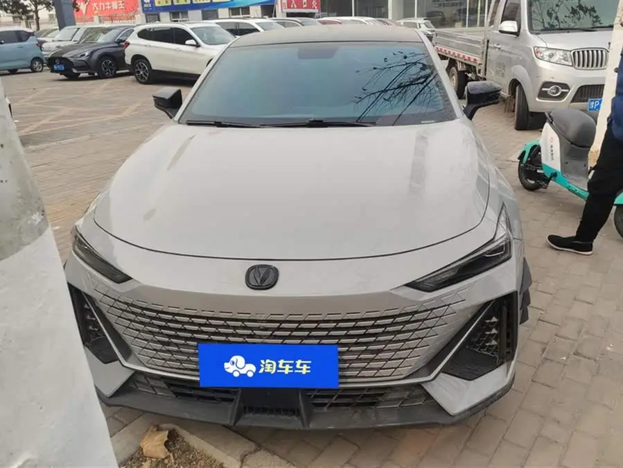 Changan UNI-V 2022 1.5T Premium