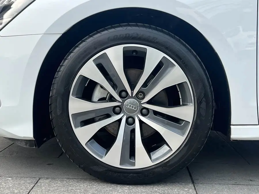 أودي A3 2021 طراز سبورت باك 35 TFSI الطراز المتقدم