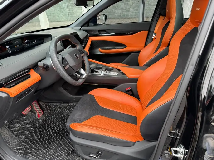 Changan UNI-V 2023 1.5T Sport Version