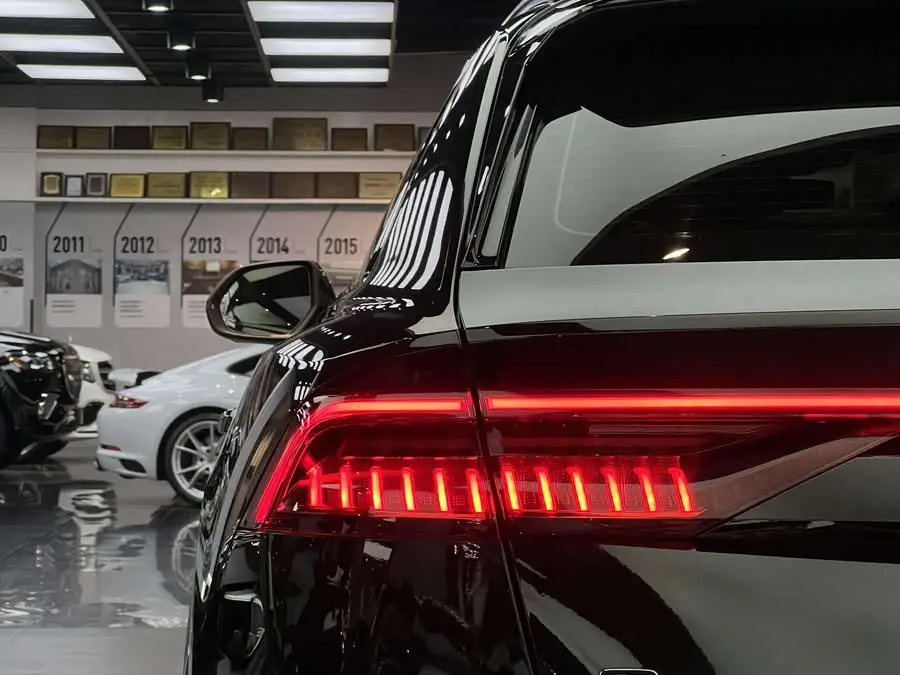 أودي Q8 2022 55 TFSI الفاخرة الديناميكية