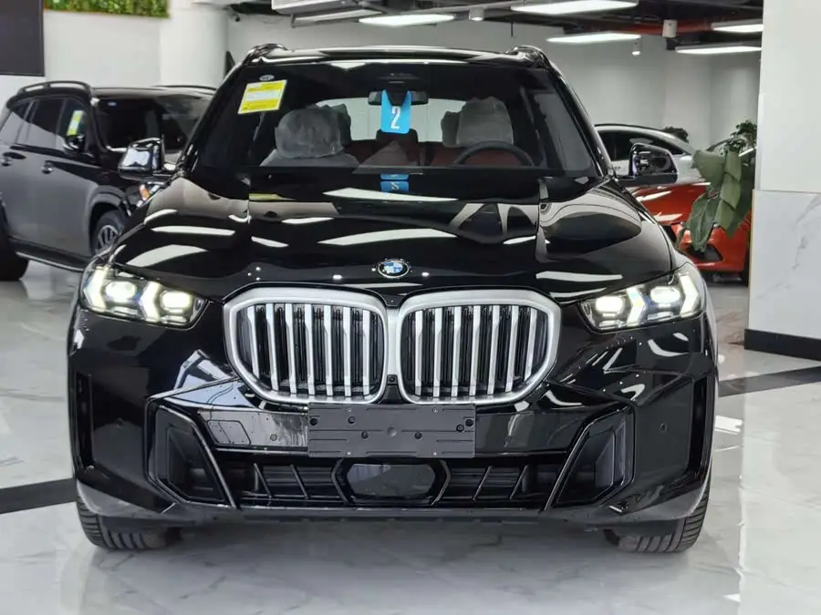 بي إم دبليو X5 2023 xDrive 40Li M حزمة الرياضية الليلية