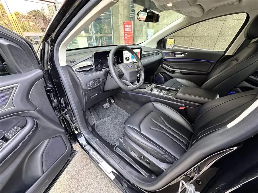 2021 Ford Edge PLUS EcoBoost 245 FWD Platinum 5-seater