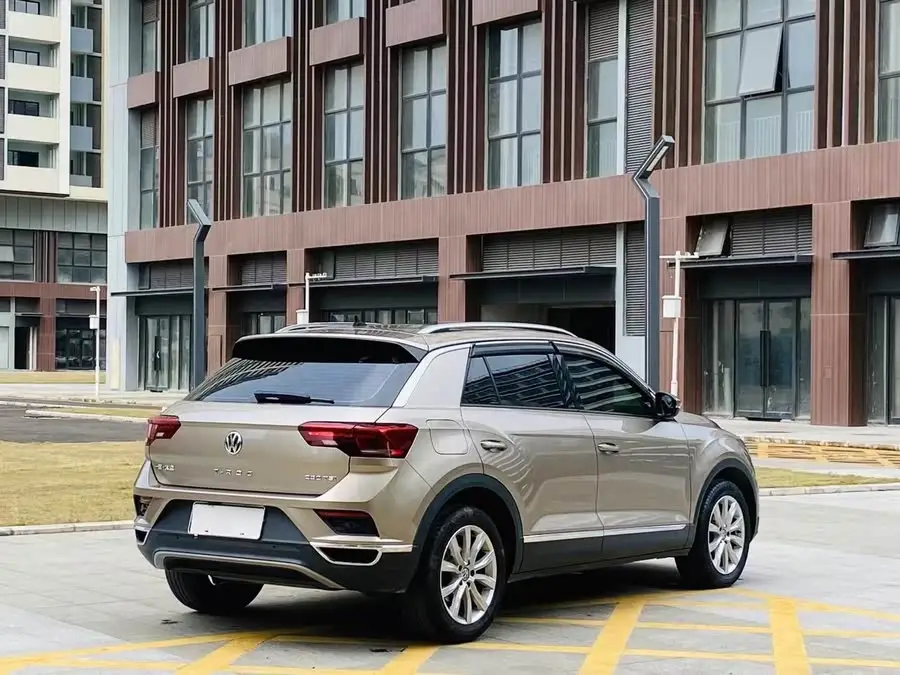 2020 T-ROC 230 TSI DSG دفع ثنائي مستوى الدخول