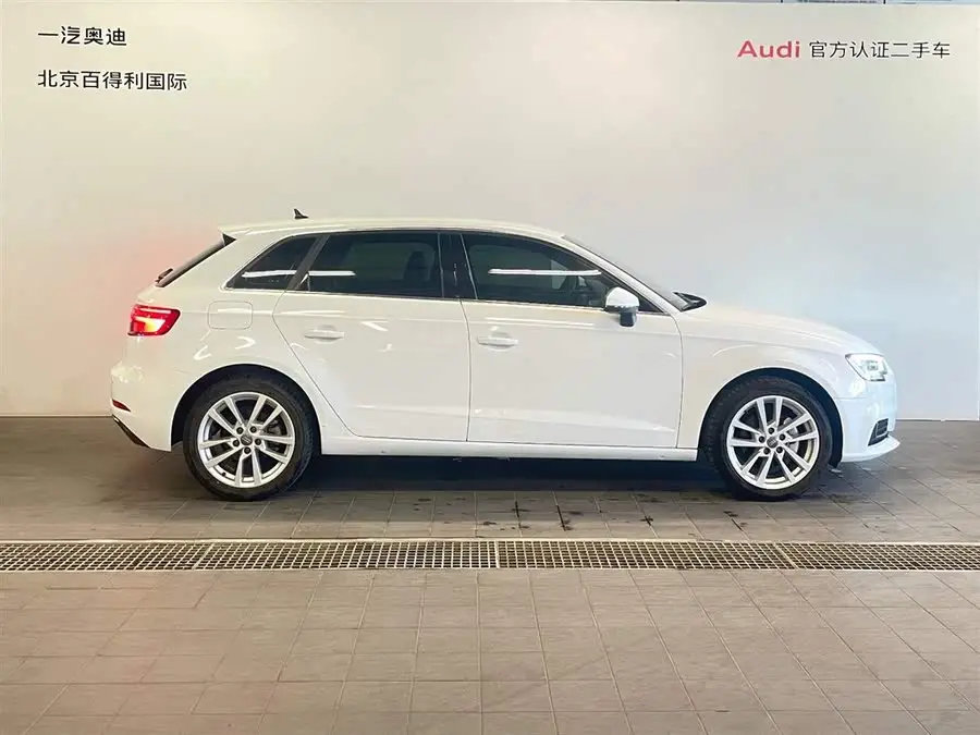 أودي A3 2020 سبورت باك 35 TFSI الطراز المتقدم الوطني VI