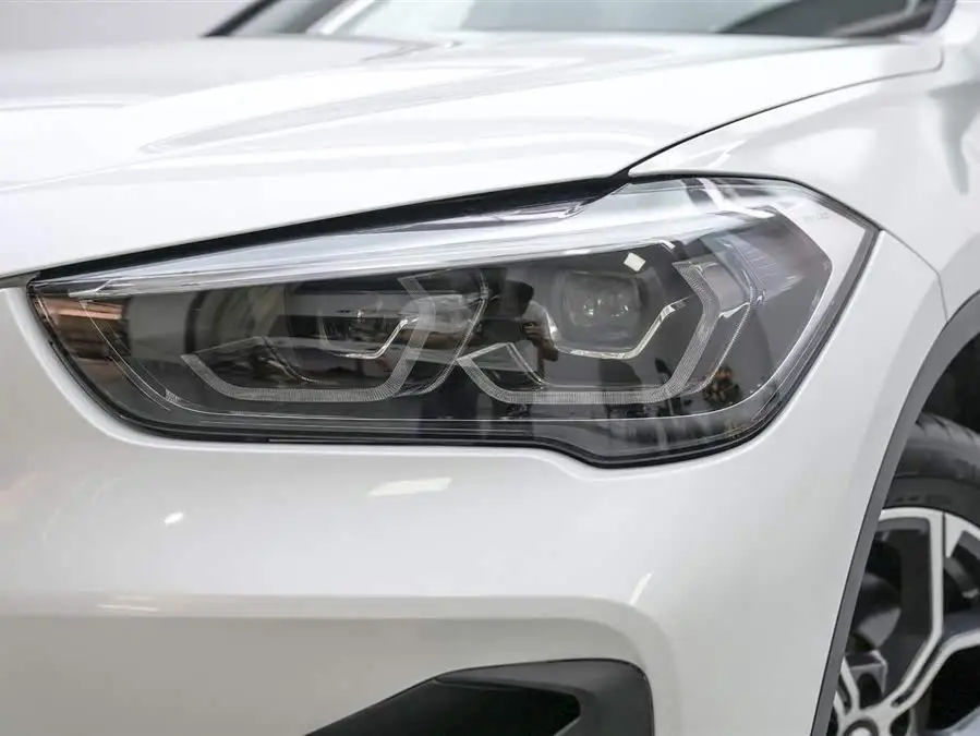 بي إم دبليو X1 2022 sDrive25Li إصدار رائد